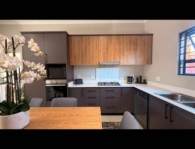 3 BEDROOM TOWNHOUSE FOR SALE IN RIETVALLEIRAND